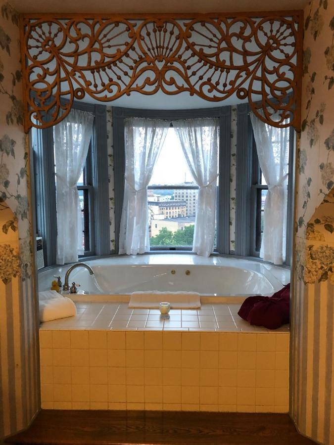 The Hancock House Bed & Breakfast Inn Dubuque Dış mekan fotoğraf